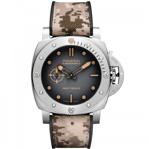 Submersible QuarantaQuattro Navy SEALs
