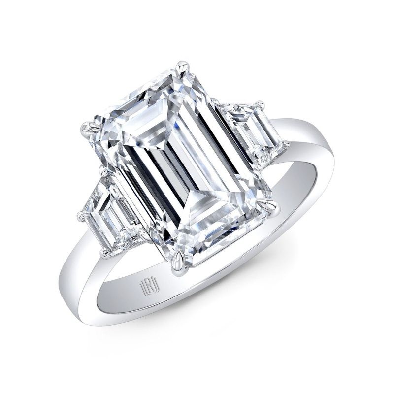 https://www.tinyjewelbox.com/upload/product/Gold Emerald Cut Diamond Ring