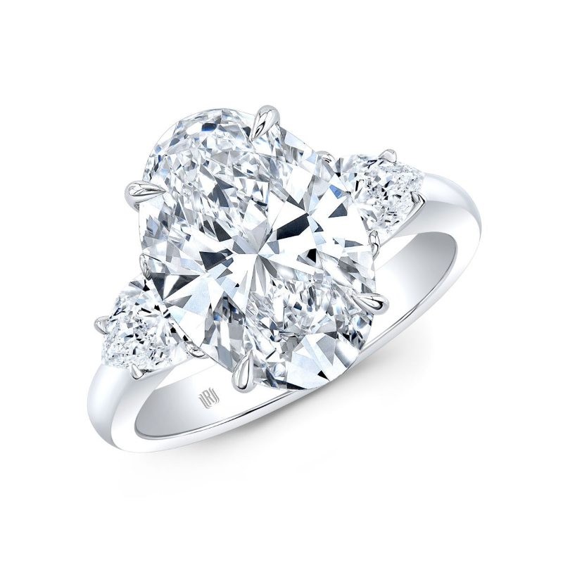 https://www.tinyjewelbox.com/upload/product/Platinum Oval Cut Diamond Ring