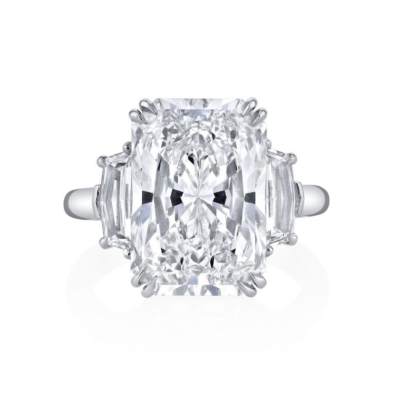 https://www.tinyjewelbox.com/upload/product/Platinum Radiant Cut Three-Stone Diamond Ring