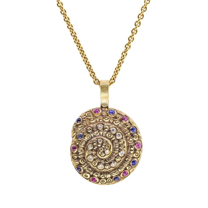 https://www.tinyjewelbox.com/upload/product/Gold And Diamond Nautilus Pendant Necklace