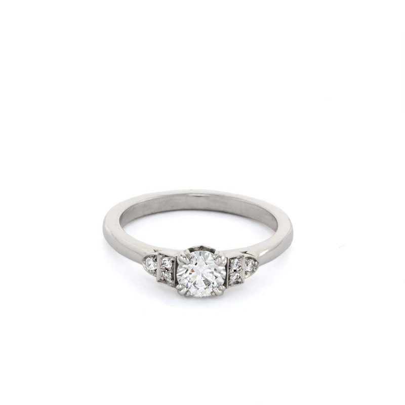 https://www.tinyjewelbox.com/upload/product/Roslyn Collection Platinum Engagement Mounting With Vintage-Style Diamond Side Panels