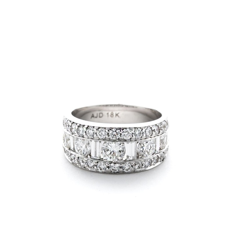 https://www.tinyjewelbox.com/upload/product/White Gold And Diamond Three Row Diamond Band Ring