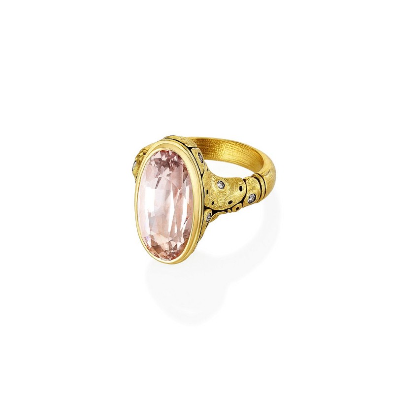 https://www.tinyjewelbox.com/upload/product/Yellow Gold Oval Morganite and Diamond Ring