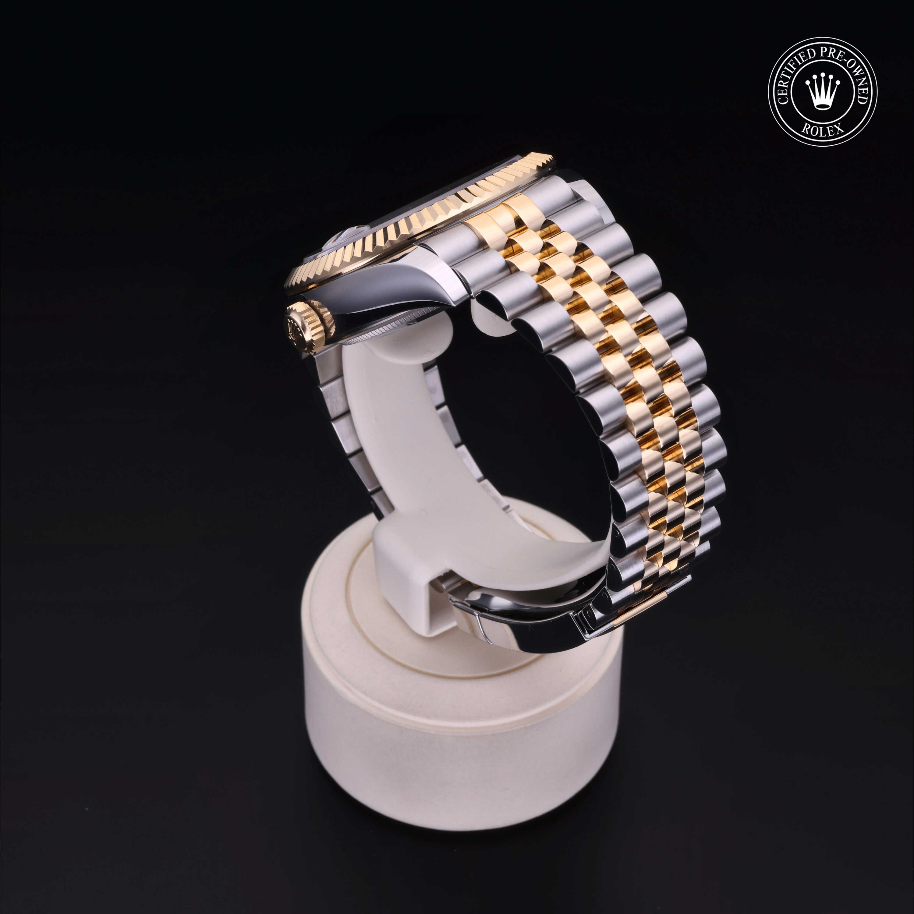 Oyster Perpetual Sky-Dweller
